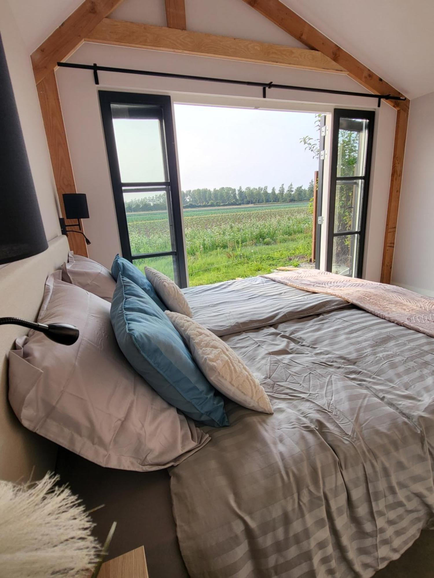 Huisje Mina Vrouwenpolder Exterior foto